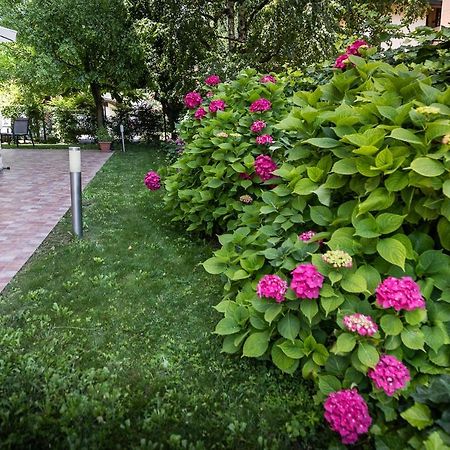 Verona Suites Luaran gambar
